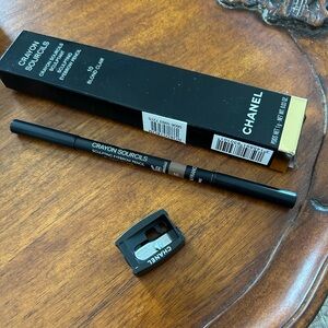 Chanel Sculpting Eyebrow Pencil Blond Clair 10 New in box
